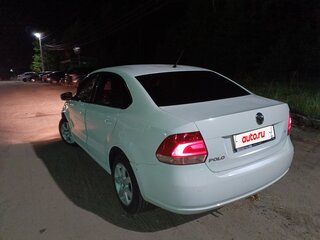 2014 Volkswagen Polo V, белый, 800000 рублей, вид 4