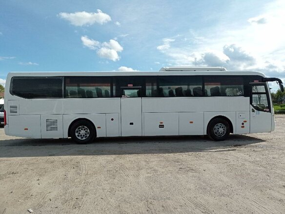 2013 Hyundai Universe, белый