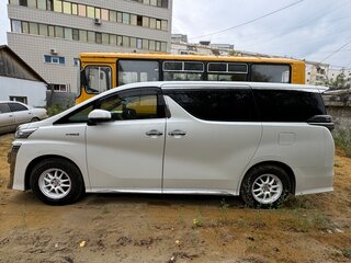 2018 Toyota Vellfire II Рестайлинг, белый, 5650000 рублей, вид 2