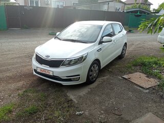 2015 Kia Rio III Рестайлинг, белый, 1180000 рублей, вид 2