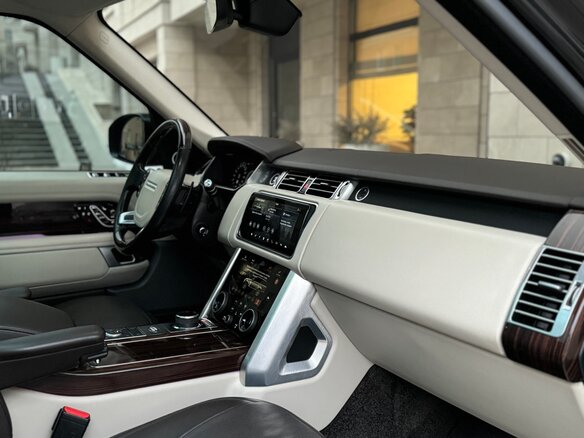 2018 Land Rover Range Rover Long IV Рестайлинг, чёрный, 8000000 рублей - вид 33