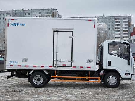 2024 Isuzu Elf (N-series), белый, 3999000 рублей, вид 4