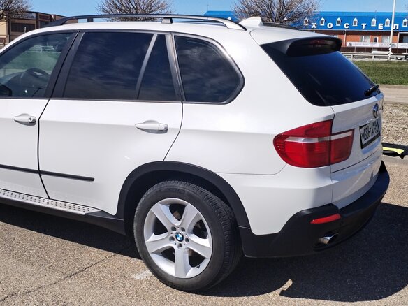 2010 BMW X5 30i II (E70), белый, 1600000 рублей - вид 1