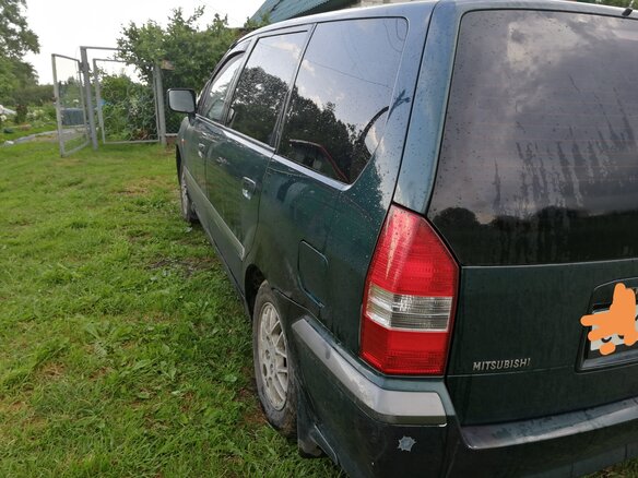 2001 Mitsubishi Space Wagon III, зелёный - вид 7