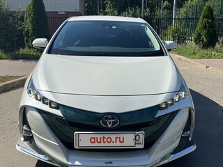 2017 Toyota Prius PHV ZVW52 IV (XW50), белый, 2200000 рублей, вид 3