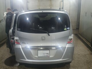 2012 Honda Freed I Рестайлинг, серебристый, 1200000 рублей, вид 4