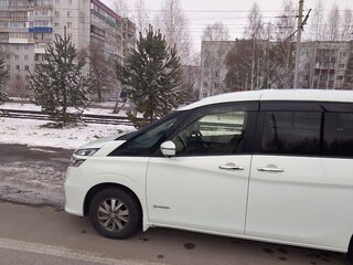 2019 Nissan Serena V (C27) Рестайлинг, белый, 2550000 рублей, вид 4