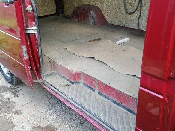1996 Mercedes-Benz Sprinter, красный, 600000 рублей - вид 2
