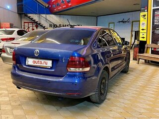 2018 Volkswagen Polo V Рестайлинг, синий, 1150000 рублей, вид 3
