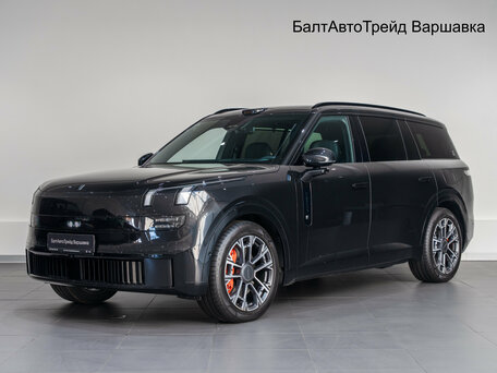 Lynk & Co 900