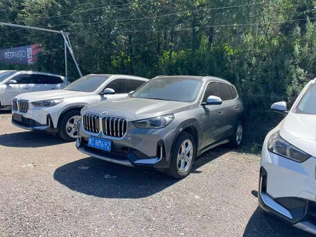 2023 BMW X1 Long 20Li sDrive III (U11/U12), серый, 3008713 рублей, вид 2