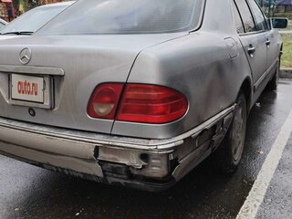 1996 Mercedes-Benz E-Класс 320 II (W210, S210), серебристый, 500000 рублей, вид 4