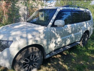 2011 Mitsubishi Pajero IV, белый, 1700000 рублей, вид 2
