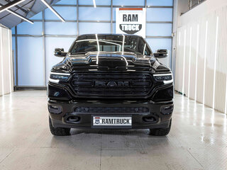 2023 Ram 1500 Crew Cab V, чёрный, 8499999 рублей, вид 3