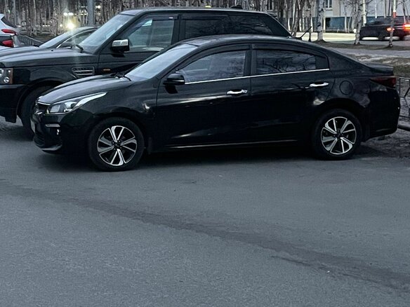 2017 Kia Rio IV, чёрный, 1510000 рублей - вид 1