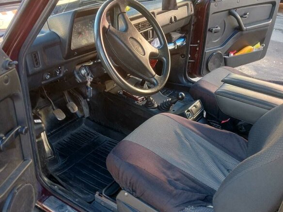 2014 Lada (ВАЗ) 2121 (4x4) I Рестайлинг, пурпурный, 500000 рублей - вид 9