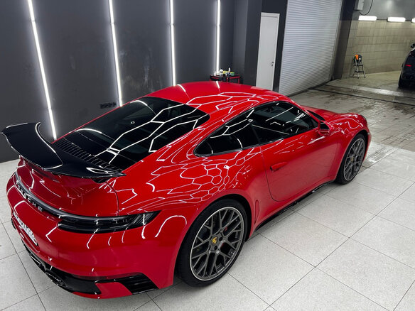 2021 Porsche 911 Carrera 4S VIII (992), красный, 17900000 рублей - вид 3