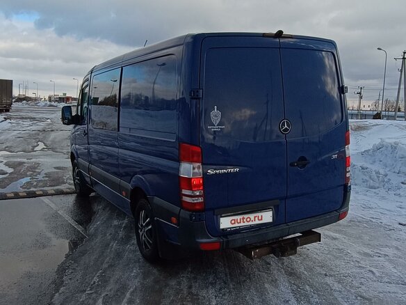 2011 Mercedes-Benz Sprinter, синий, 2100000 рублей - вид 3