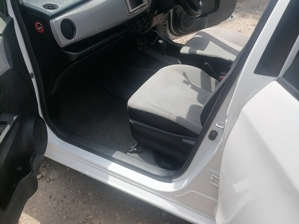 2012 Toyota Vitz III (XP130), белый, 580000 рублей - вид 7