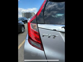2018 Honda Fit III Рестайлинг, серебристый, 1400000 рублей, вид 5