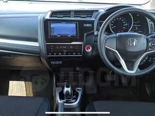 2018 Honda Fit III Рестайлинг, серебристый, 1400000 рублей, вид 4
