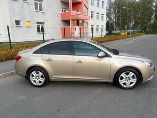 2012 Chevrolet Cruze I, бежевый, 690000 рублей, вид 3