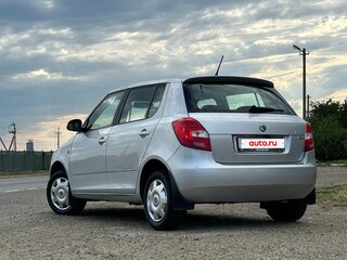 2012 Skoda Fabia II Рестайлинг, серебристый, 490000 рублей, вид 2