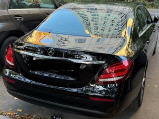 2020 Mercedes-Benz E-Класс 200 d V (W213, S213, C238), чёрный, 4050000 рублей, вид 4