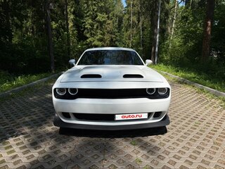 2017 Dodge Challenger III Рестайлинг 2, белый, 3290000 рублей, вид 2