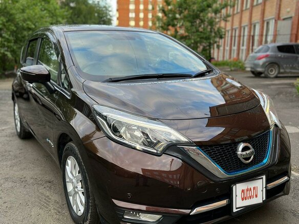 2016 Nissan Note e-Power II Рестайлинг, коричневый, 1250000 рублей - вид 3