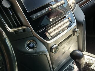 2020 Toyota Land Cruiser 200 Series Рестайлинг 2, белый, 8200000 рублей, вид 5
