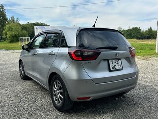 2021 Honda Fit IV, серебристый, 1120000 рублей, вид 5