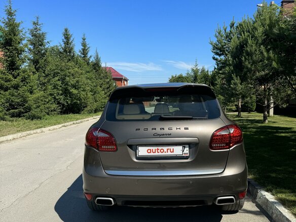 2010 Porsche Cayenne II (958), коричневый, 1900000 рублей - вид 3