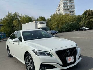 2019 Toyota Crown XV (S220), белый, 3900000 рублей, вид 2
