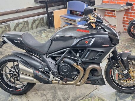2011 Ducati Diavel Carbon, чёрный, 990000 рублей, вид 4
