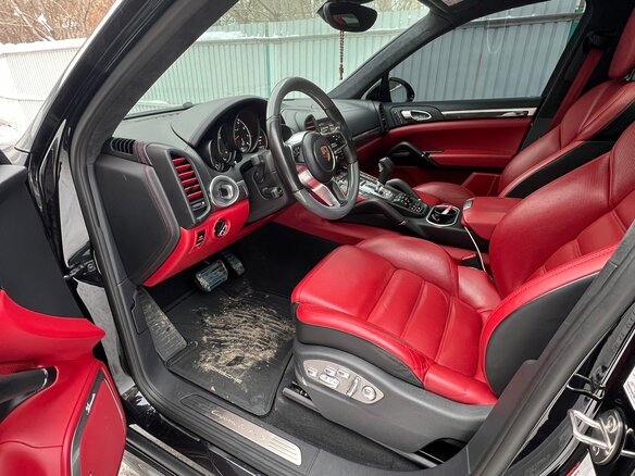 2016 Porsche Cayenne Turbo S II Рестайлинг (958), чёрный, 5900000 рублей - вид 14