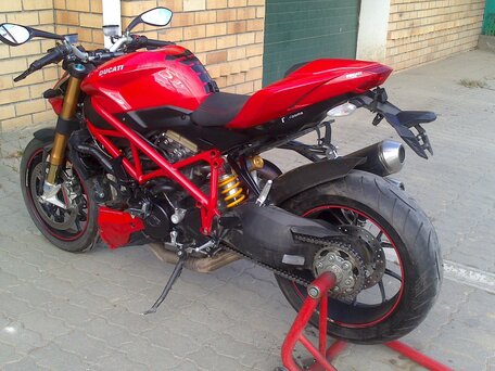 2012 Ducati Streetfighter, красный, 740000 рублей, вид 3