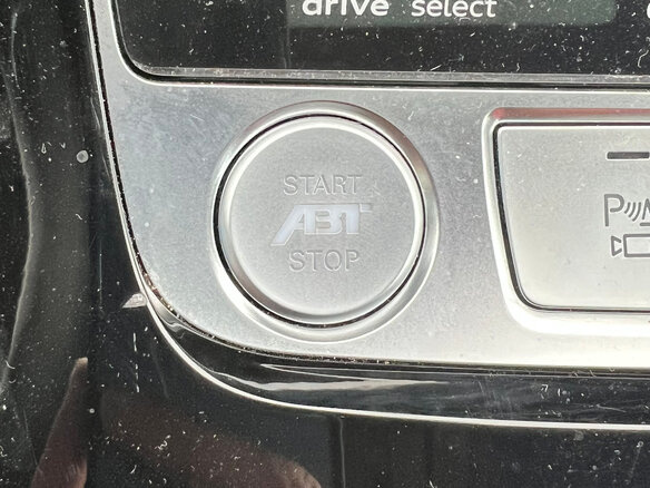 2020 Audi Q8 55 TFSI I (4M), серебристый, 7777777 рублей - вид 4