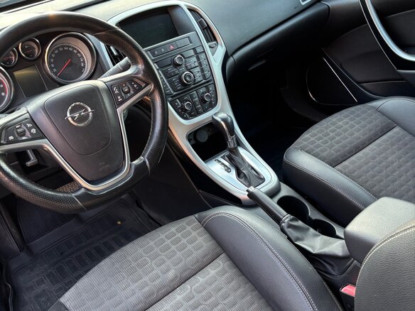 2012 Opel Astra GTC J Рестайлинг, красный, 899000 рублей - вид 5