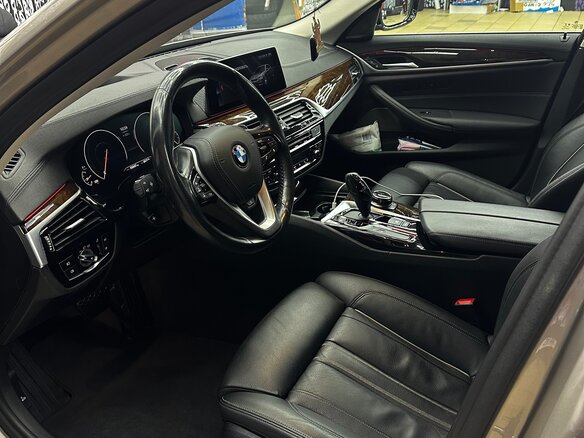 2019 BMW 5 серии 520d VII (G30/G31/G38), серый, 4200000 рублей - вид 5