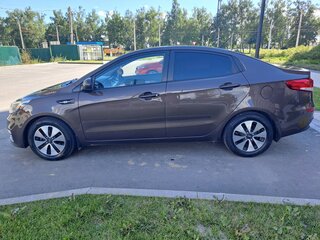 2015 Kia Rio III Рестайлинг, коричневый, 810000 рублей, вид 5