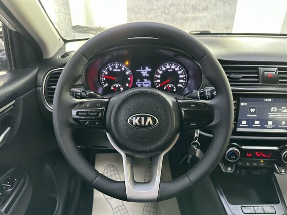 2018 Kia Rio IV, серебристый, 1465000 рублей - вид 17