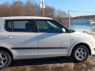 2010 Skoda Fabia II Рестайлинг, белый, 450000 рублей, вид 5