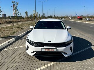 2021 Kia K5 III, белый, 2200000 рублей, вид 2