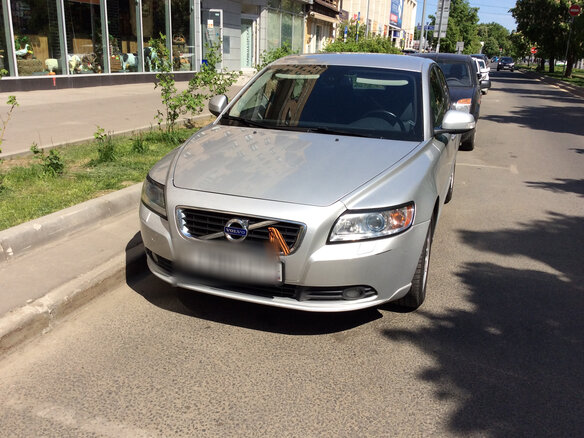 2012 Volvo S40 II Рестайлинг, серебристый - вид 2