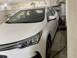2017 Toyota Corolla XI (E160, E170, E180) Рестайлинг 1, белый, 2500000 рублей, вид 2