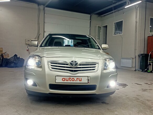 2006 Toyota Avensis II Рестайлинг, серебристый, 920000 рублей
