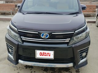 2016 Toyota Voxy III (R80), пурпурный, 1880000 рублей, вид 3