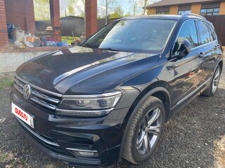 2018 Volkswagen Tiguan II, чёрный, 2550000 рублей, вид 2