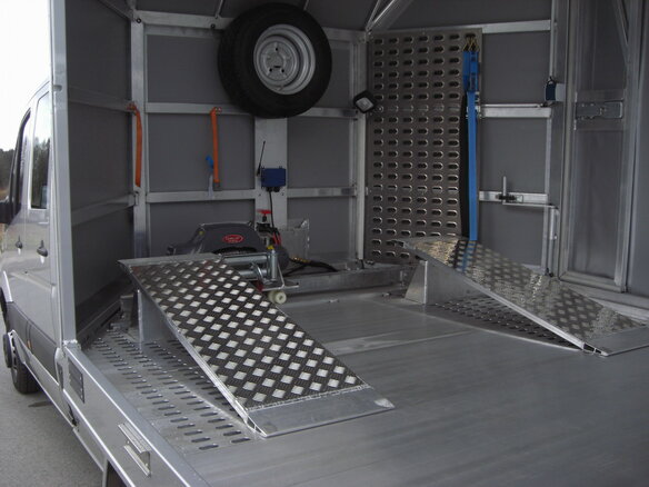 2008 Mercedes-Benz Sprinter, серебристый, 4000000 рублей - вид 4